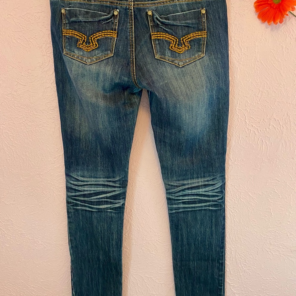 Almost Famous jeans 9